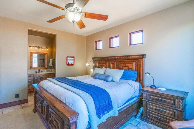 Building Photo - Exquisite Custom Home in Prestigious Commu...