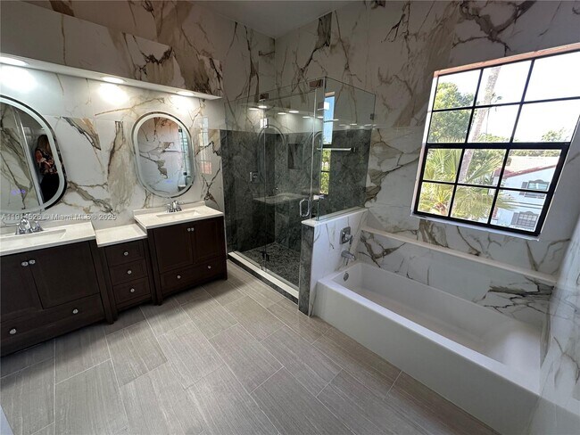 Building Photo - 501 SW 158th Terrace