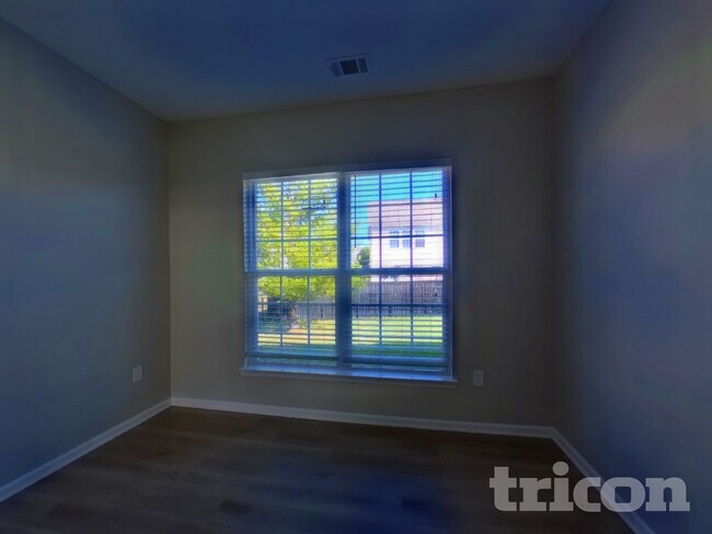 Building Photo - 2020 Universe Ct