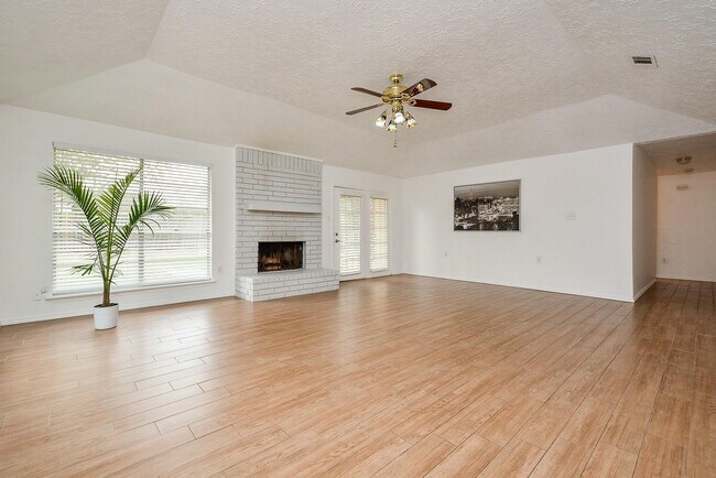 Building Photo - 3315 Honey Creek Dr
