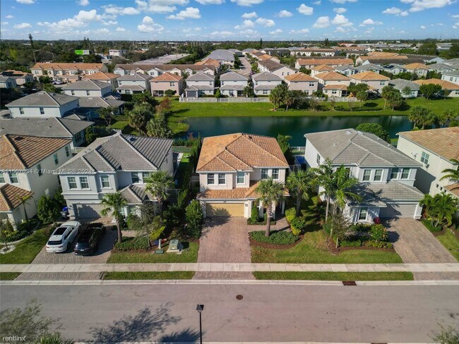 Building Photo - 5 br, 3 bath House - 1512 Bursera Ter