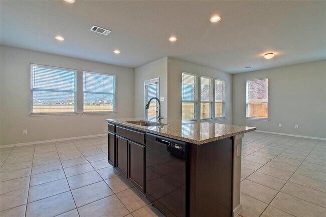 Building Photo - 6613 Wolf Pack Dr