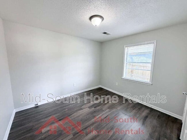 Building Photo - 3431 Rebeh Rd