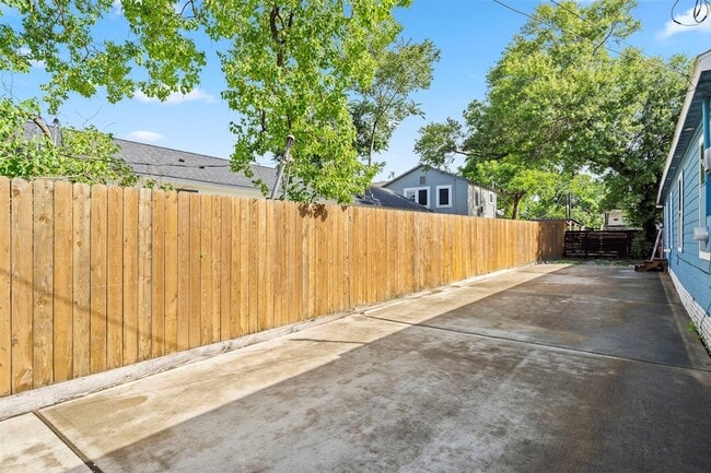 Building Photo - 7941 Goode St