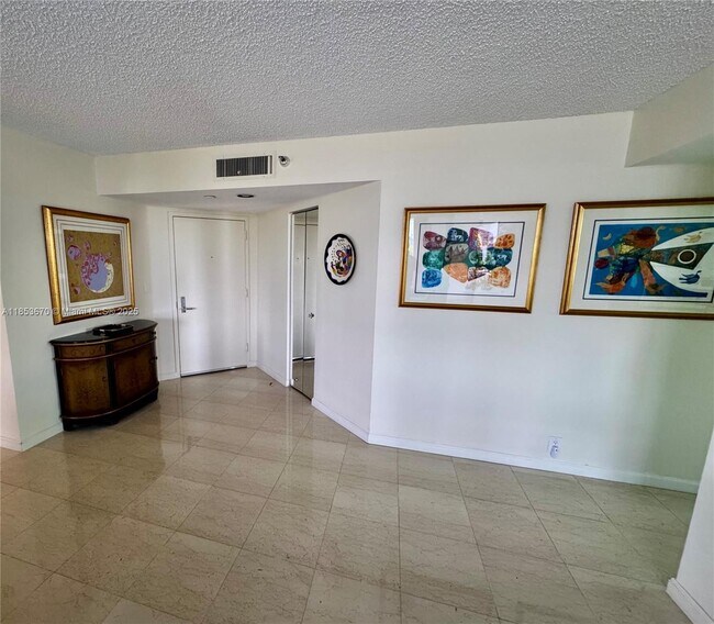 Building Photo - 3530 Mystic Pointe Dr