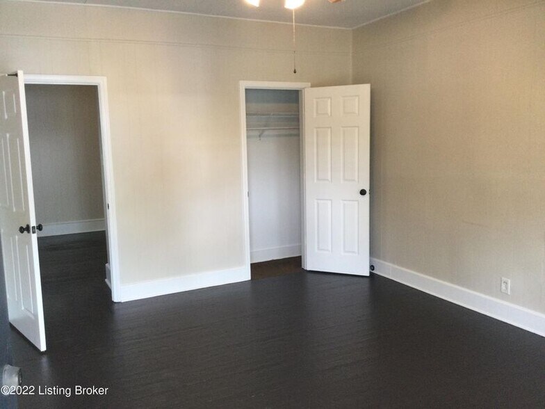 Building Photo - 572 Lilly Ave