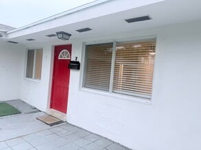 Building Photo - 626 Prosperity Farms Rd