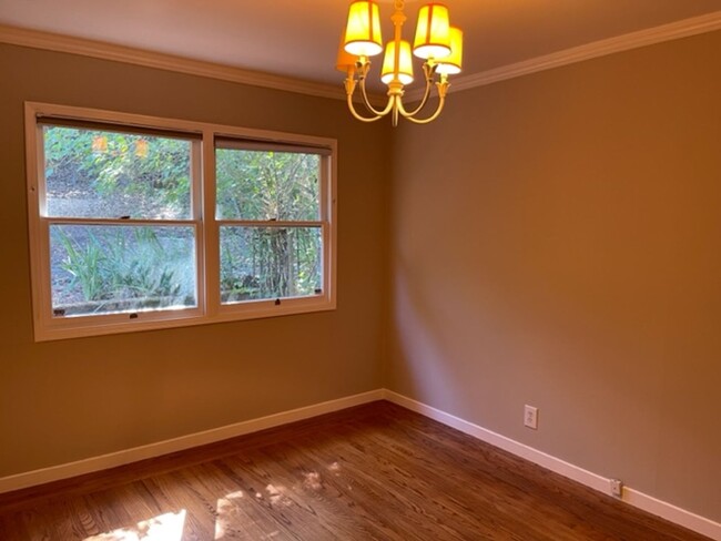 Building Photo - Charming single level home in Orinda-Avail...