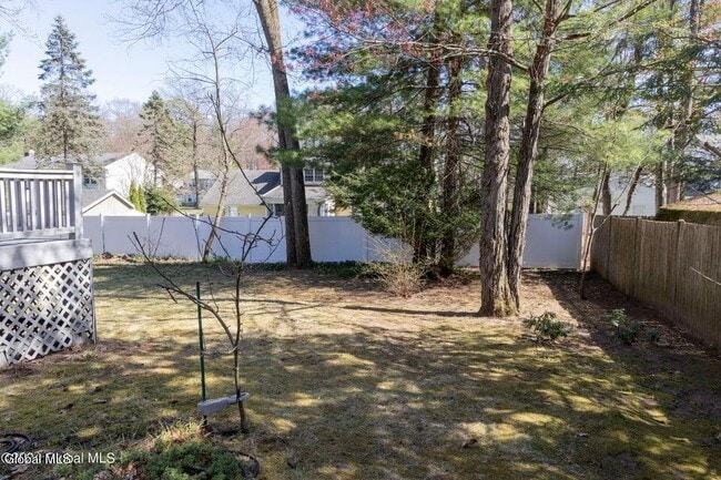 Building Photo - 17 Cedarwood Drive