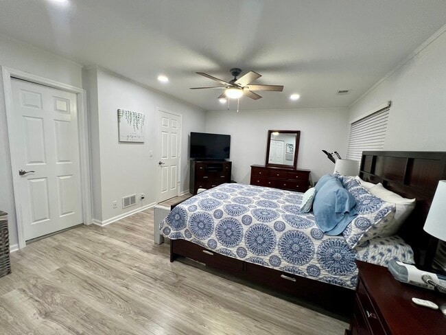 Building Photo - 113 W Big Horn Dr