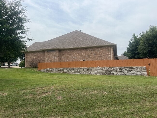 Building Photo - Meander Estates! Large corner lot 3/2/2 Coming August 2025. Covered patio!