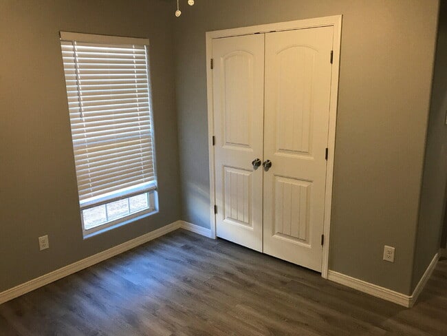 Building Photo - 8806 16th St