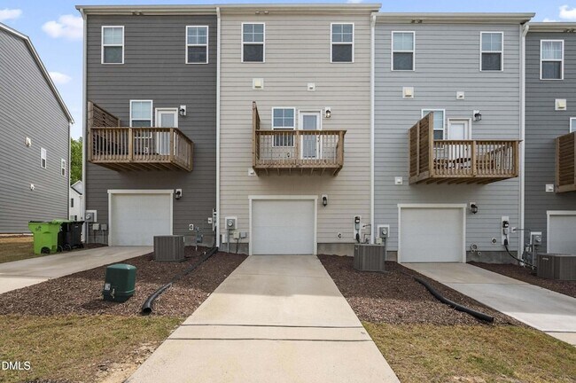 Building Photo - 1838 Woodall Crest Dr