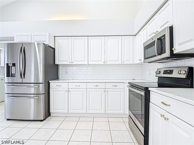 Building Photo - 351 Pindo Palm Dr