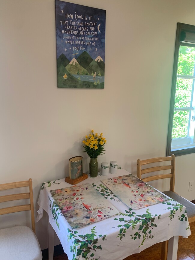 Quaint Dining Table - 14715 Greenleaf St