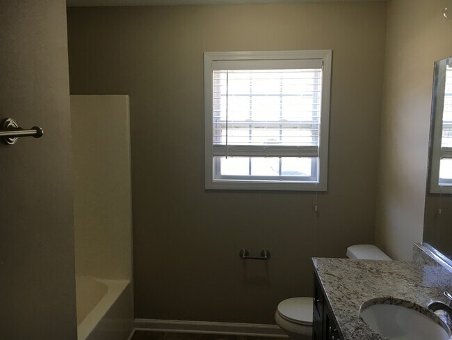 Building Photo - Perfect 3 Bedroom, 2 Bath Home For Rent accepting vouchers