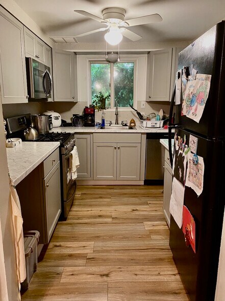 Building Photo - 307 Walnut St