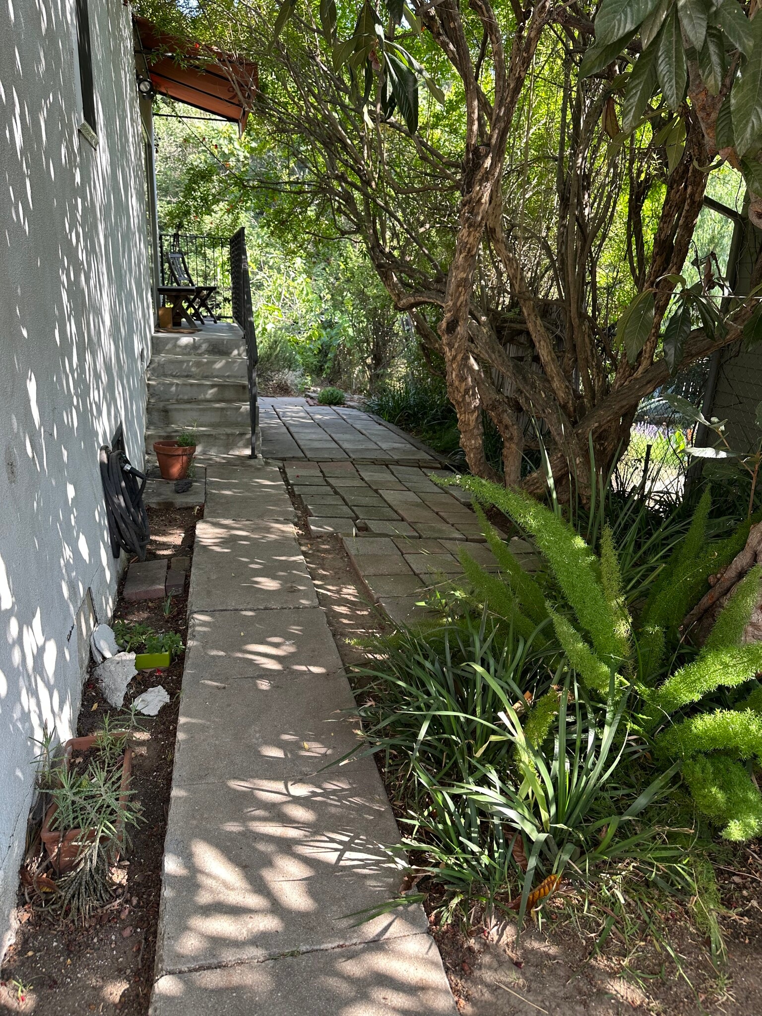 Building Photo - 4933 Aldama St