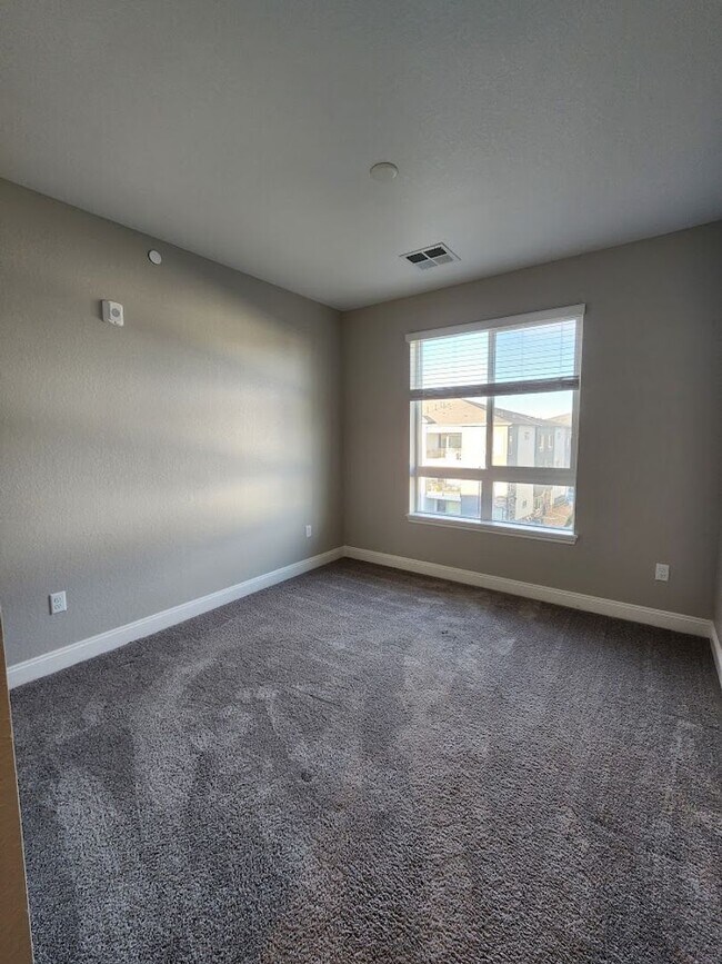 Building Photo - 9570 Accord Ln