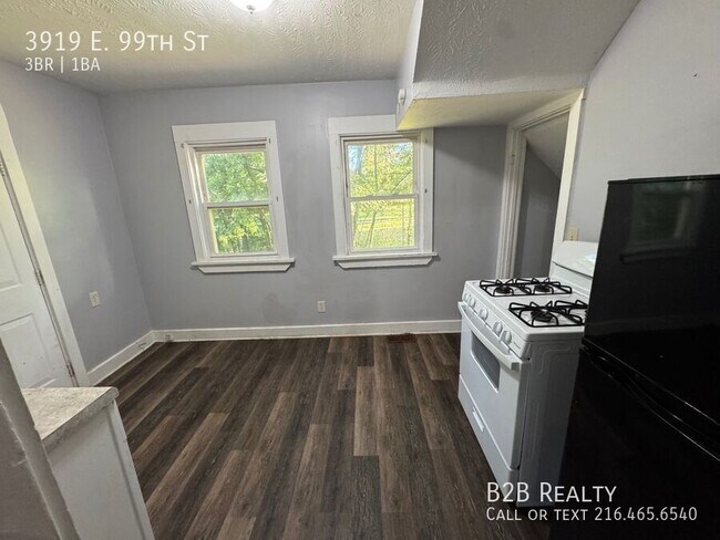Building Photo - 3919 E 99th St