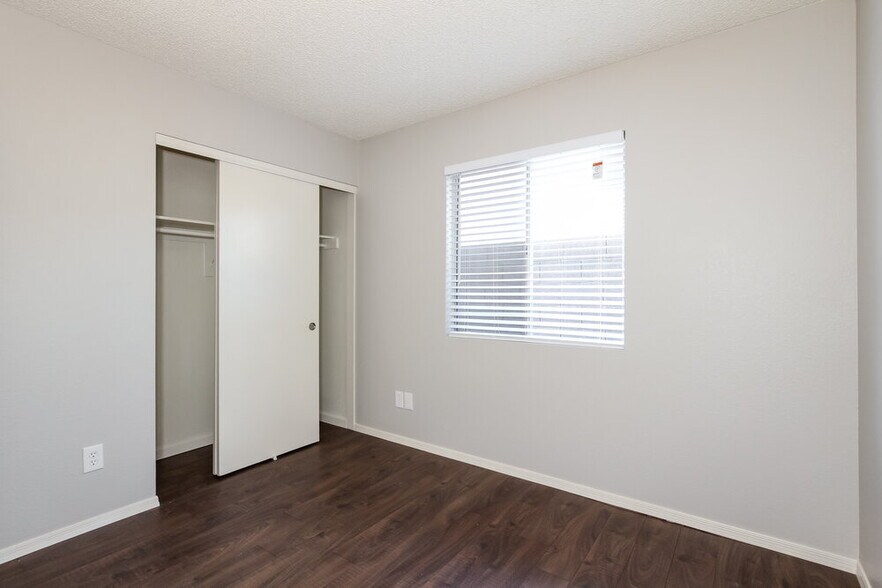 Building Photo - 4713 W Menadota Dr
