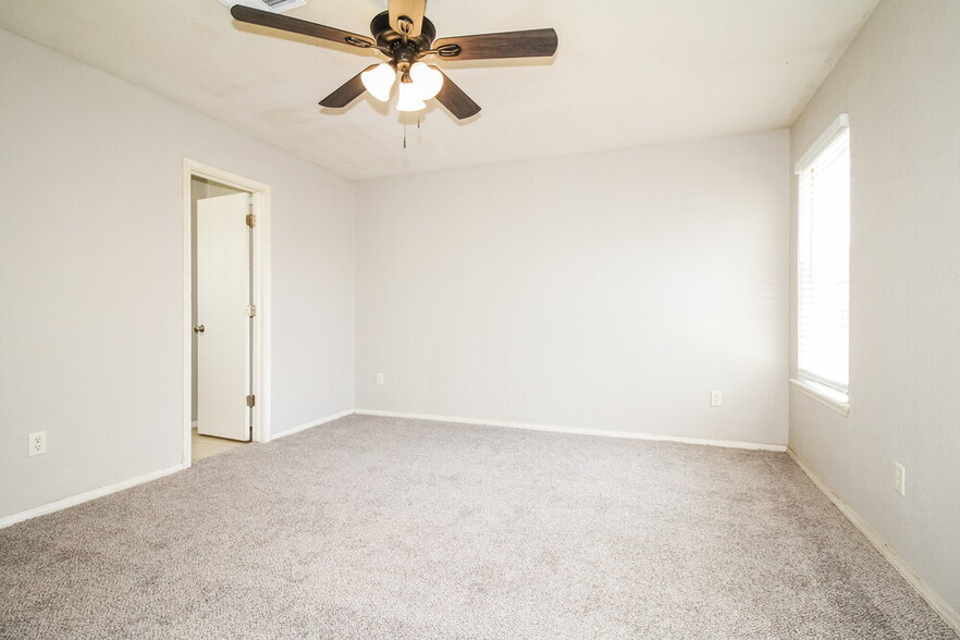 Building Photo - 5524 Del Creek Rd