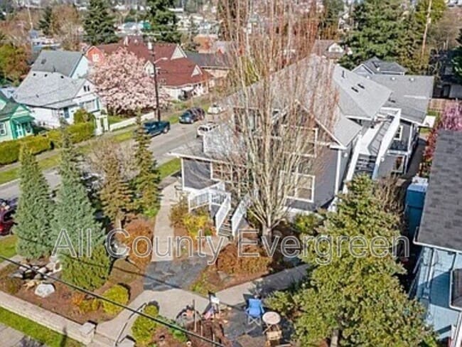 Building Photo - 1015 9th St