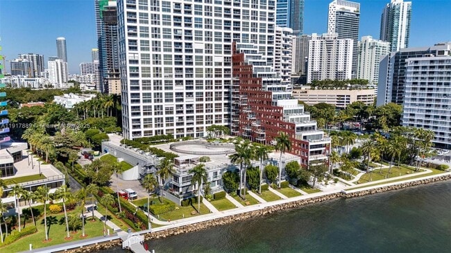 Building Photo - 1541 Brickell Ave
