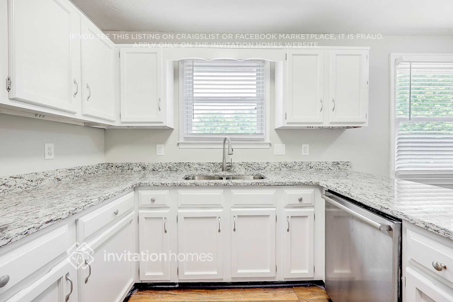 Building Photo - 108 Redondo Ct S