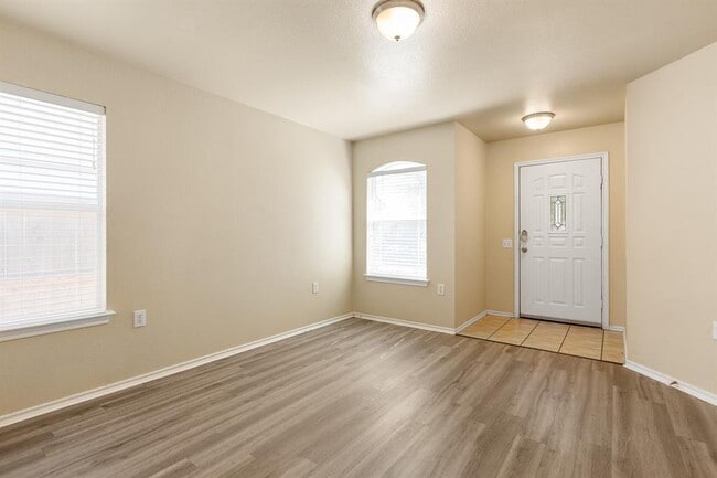 Building Photo - 7400 Cayenne Ln