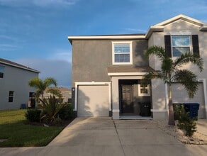 Building Photo - Fresh new build ~ 3 bed/ 2.5 bath Townhous...