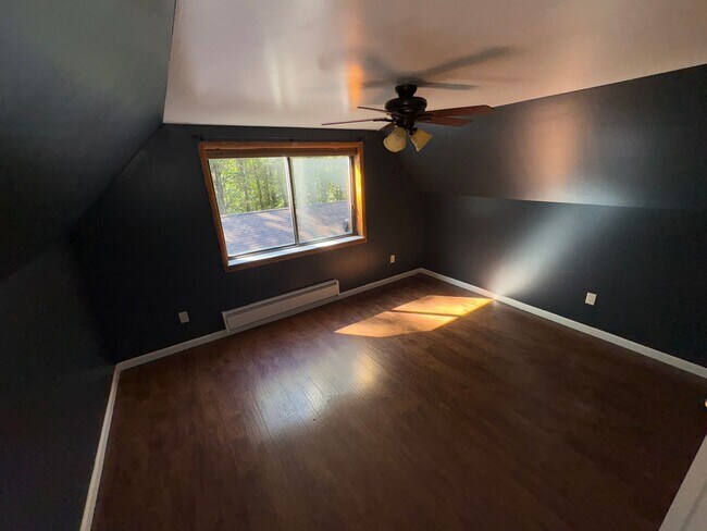 Building Photo - Charming 3 bedroom 2 bath in Porters Corner #