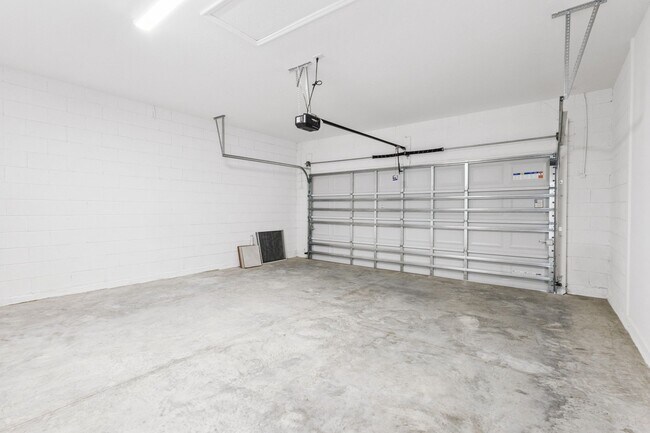 Building Photo - 3712 Watercliff Cir