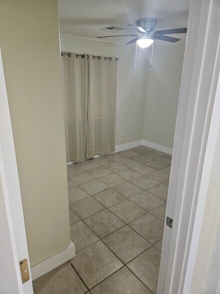 Building Photo - 9628 N 13th St