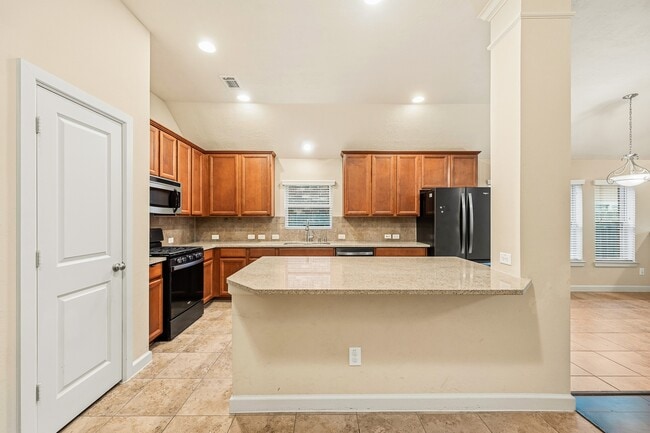 Building Photo - 18315 E Willow Oak Bend Dr