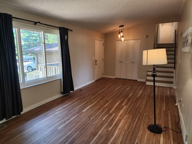 Building Photo - 7834 Greenbriar Cir