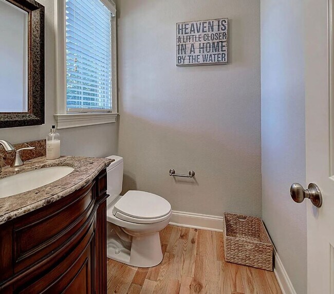 Building Photo - GORGEOUS LAKE HOUSE! 3 Bedrooms/3.5 Baths on Boone Lake, Private Dock, Fireplace & More! $3,900 m...