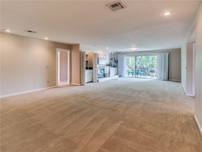 Building Photo - 1533 Glenbrook Dr