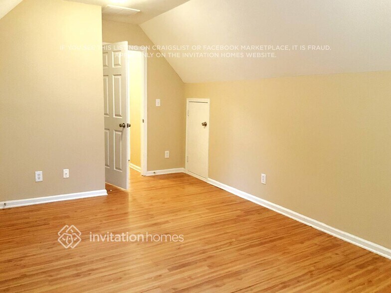Building Photo - 17004 Cambridge Grove Dr