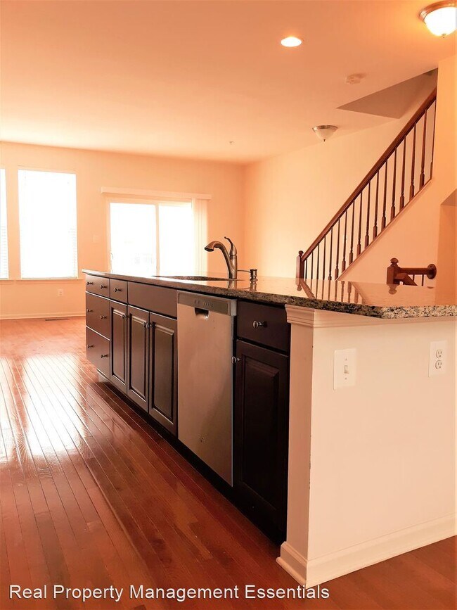 Building Photo - 4 br, 3.5 bath House - 508 Cobble Dr