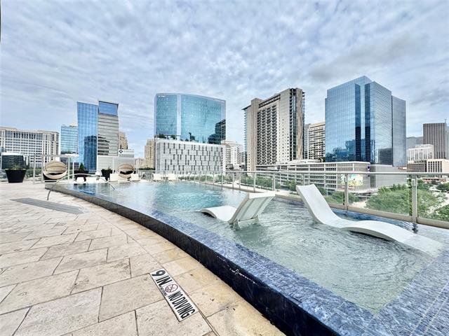 Building Photo - 2500 N Houston St