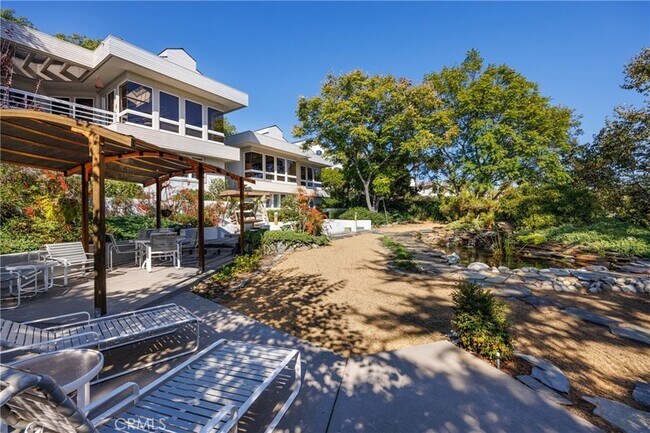 Building Photo - 31561 Peppertree-Bend