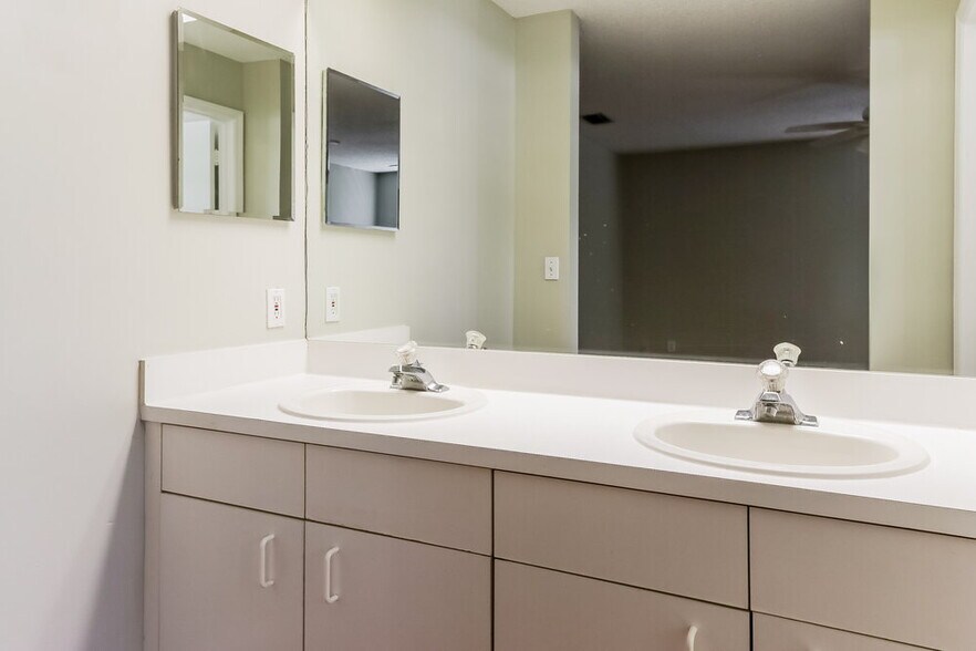 Building Photo - 11231 Jasmine Hill Cir