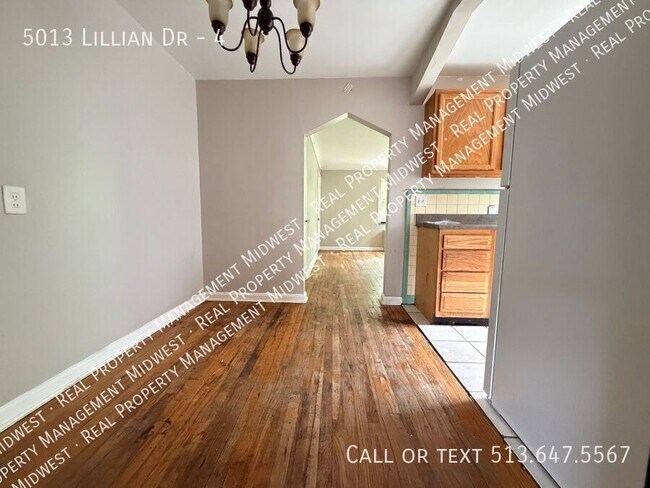 Building Photo - 5013 Lillian Dr