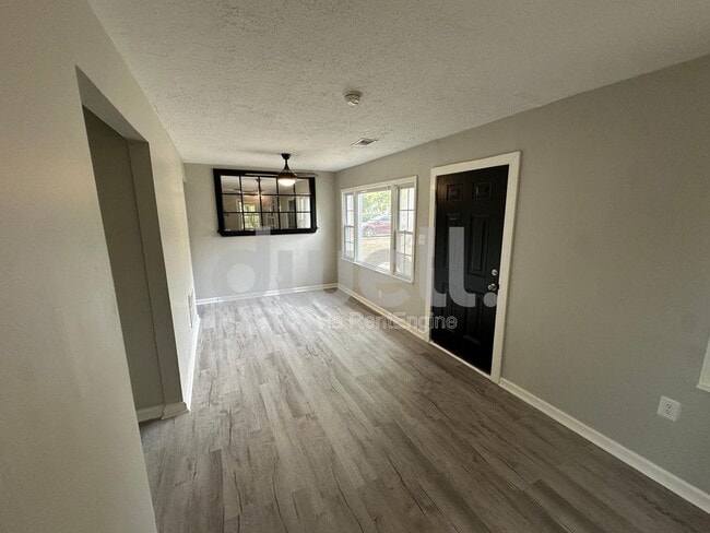 Building Photo - 2932 Abelia Dr