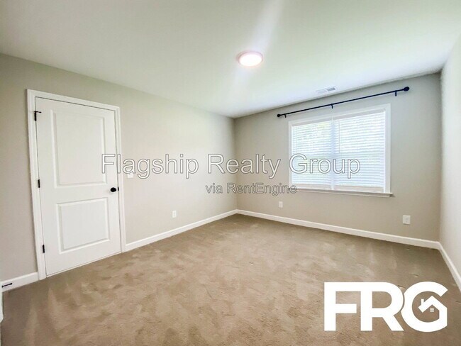 Building Photo - 101 Muirfield Pl