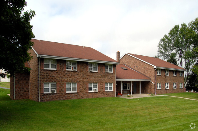 Primary Photo - Chestnut Court