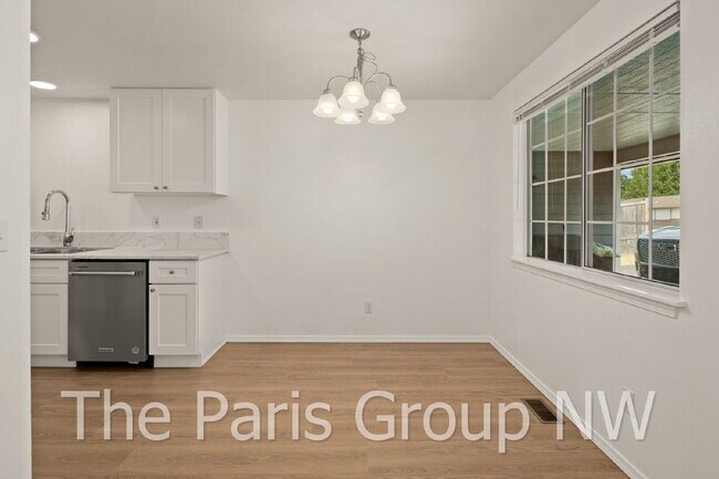 Building Photo - 1313 Monroe Ave NE