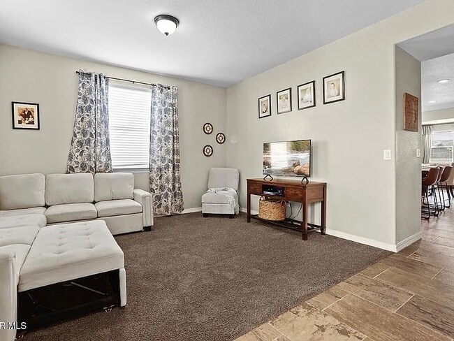 Building Photo - 5525 Valley Cedar Dr