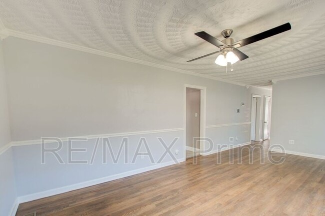 Building Photo - 200 Cynthia Dr